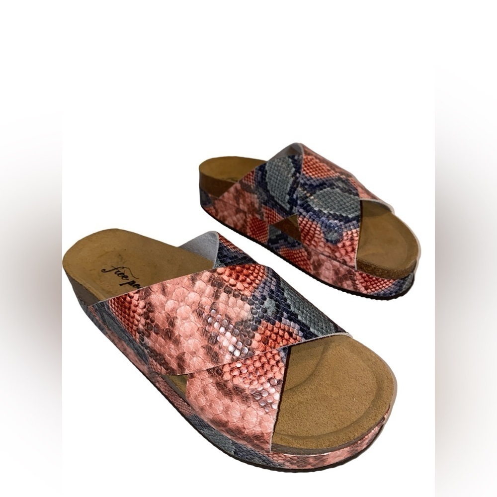 Free People Women Sidelines Candy Snake Flatform Crisscross Strap Sandal NEW